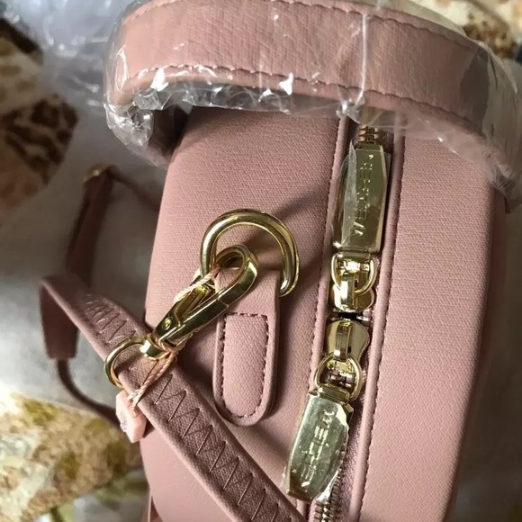 Casual versatile strap & wrist circular bag - Picture 12 of 14